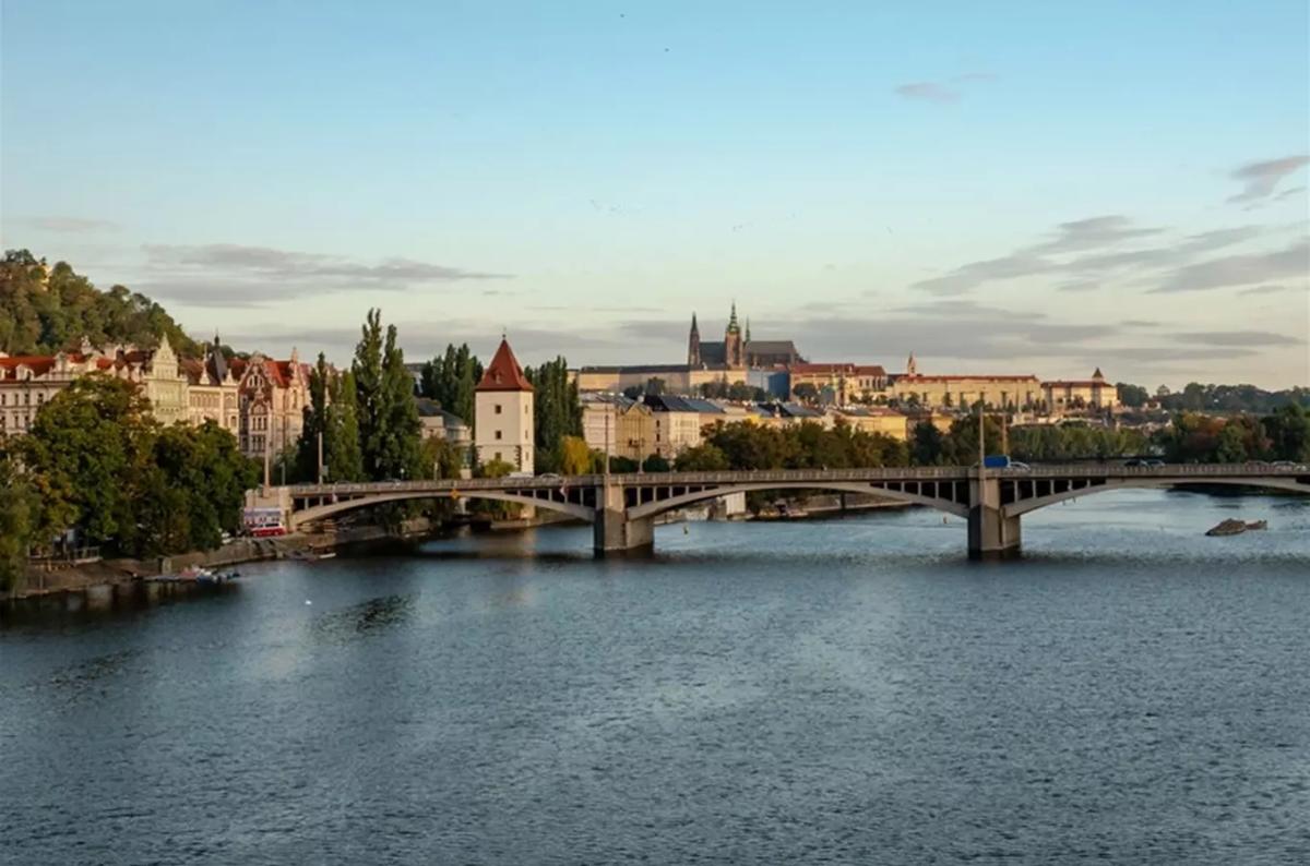 Pražská nábřeží – Od mostu Legií k Jiráskovu mostu