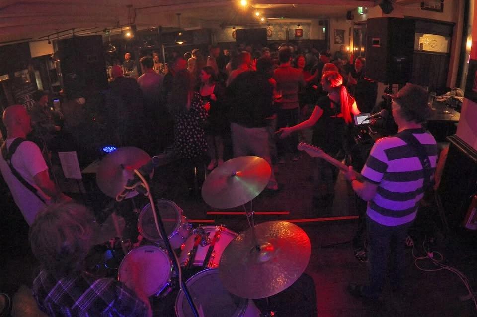The Junkyard Dogs at The George IV, Chiswick