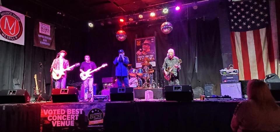 Cowboy Rogue is Rockin'