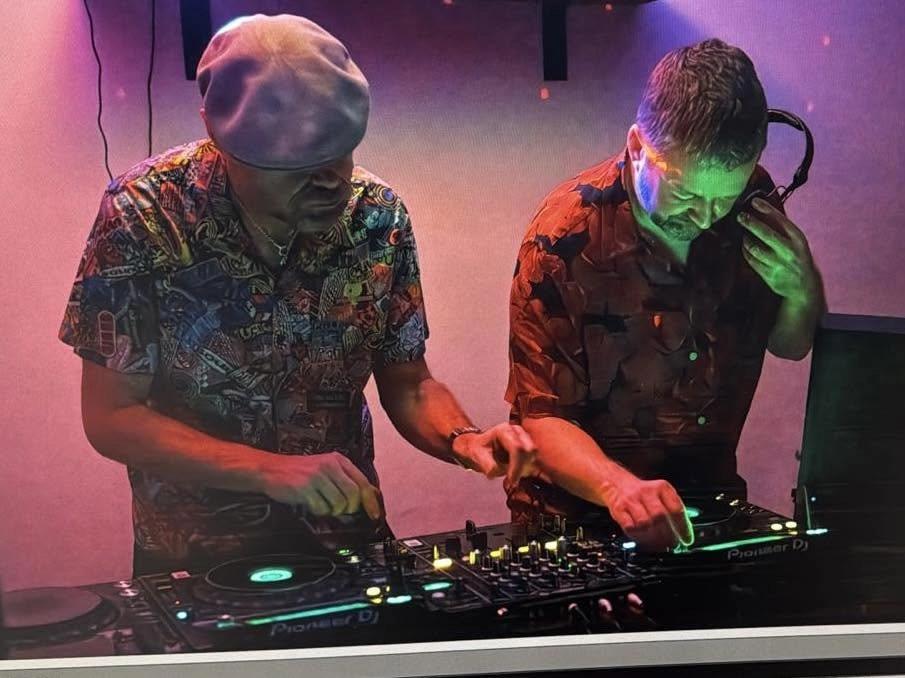 Tom Conrad (UK) & Cuba