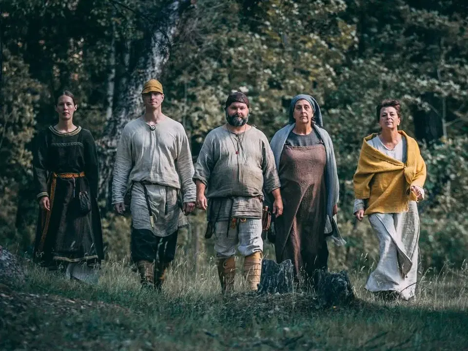 Tema Arkeologi Demokrati och Vikingatid/Theme: Archaeology Democracy and the Viking Age