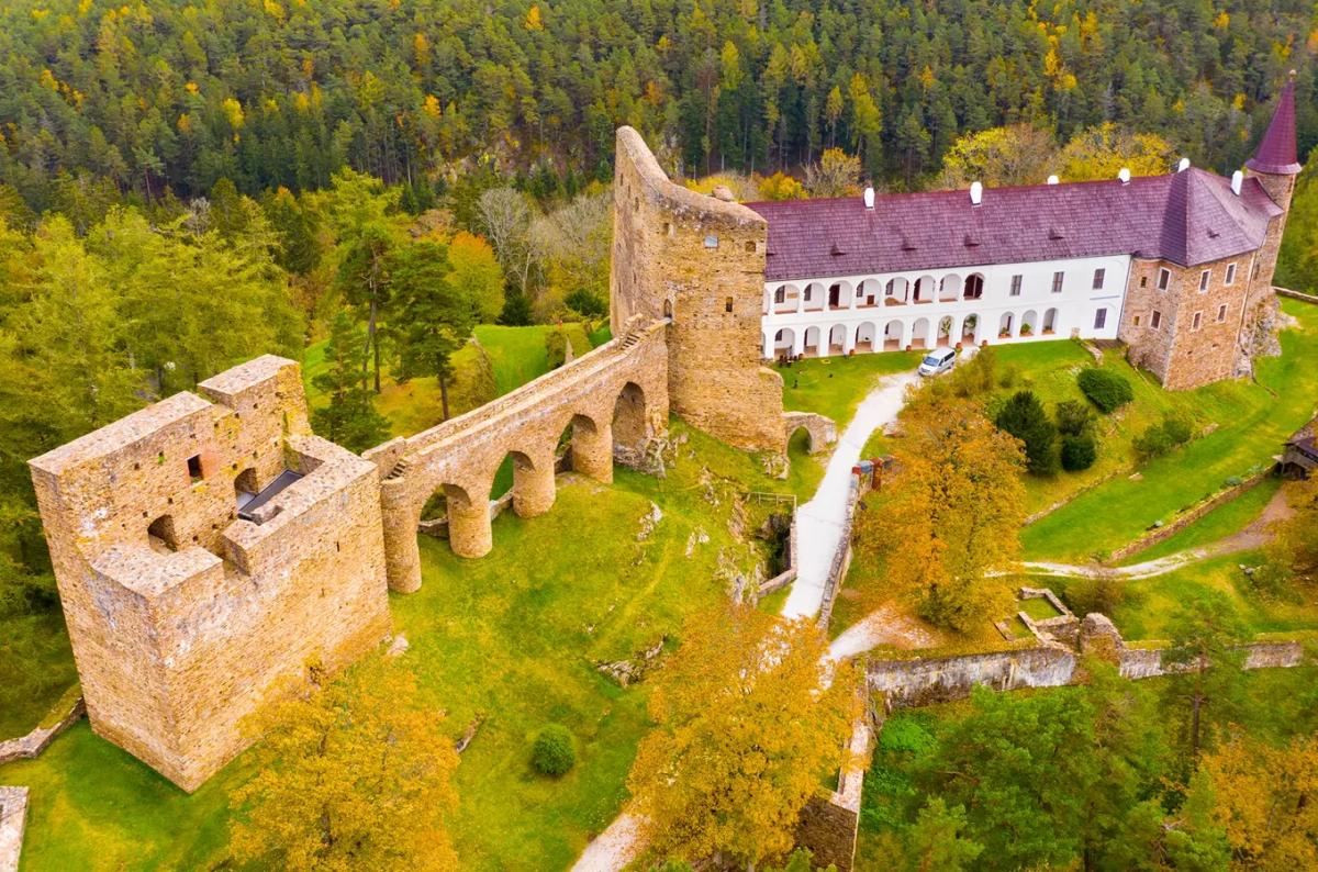 Letní prohlídky zámku Velhartice s Rudolfem II.