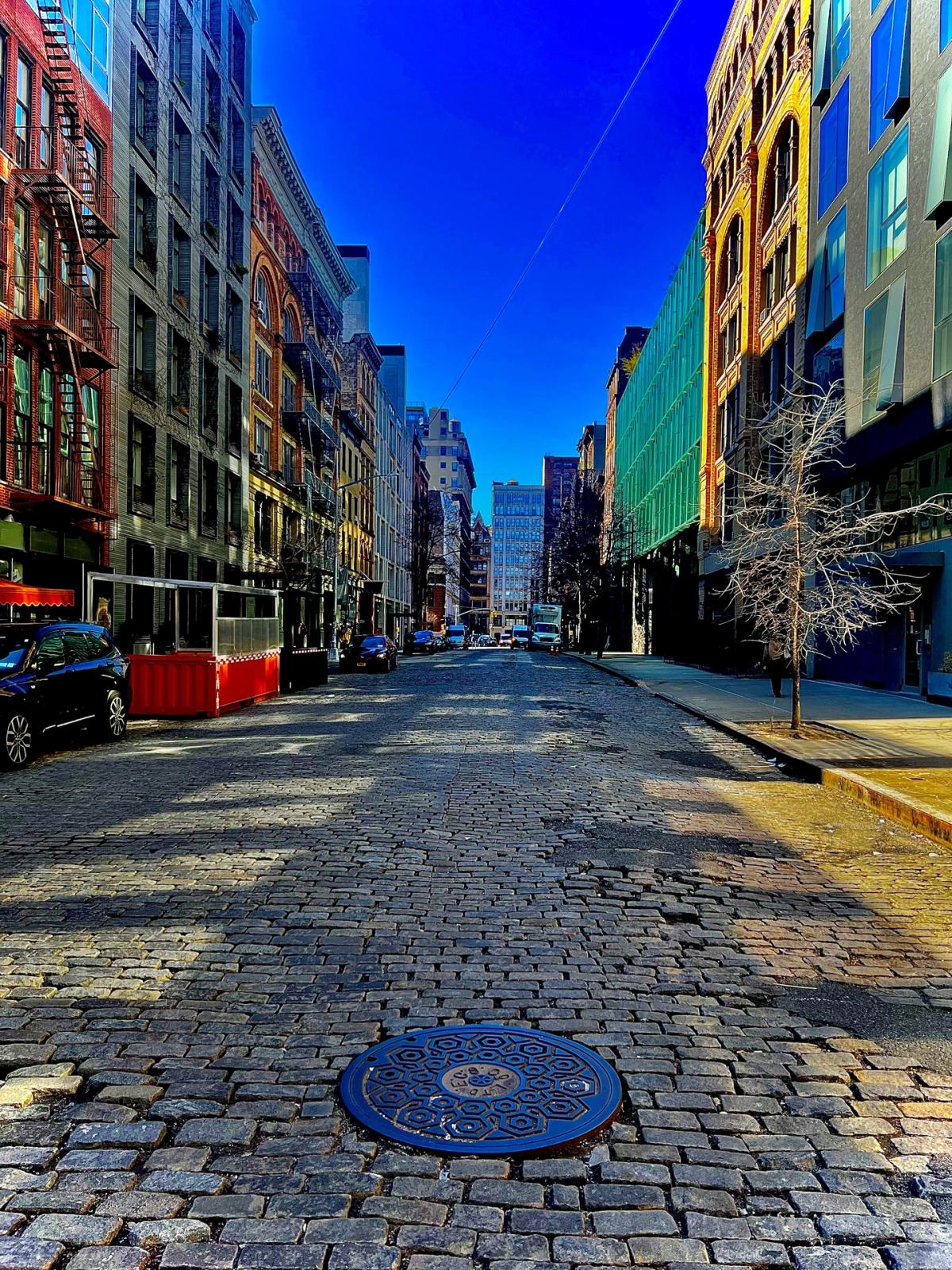 The Flâneur Walk: Urban wandering and conversation