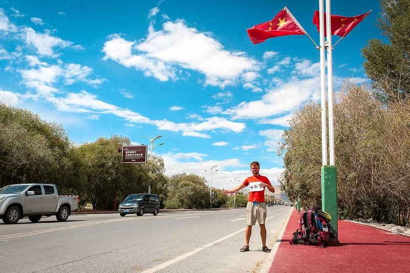 Tony Danilov – #křížemkrážem: Sám kolem světa