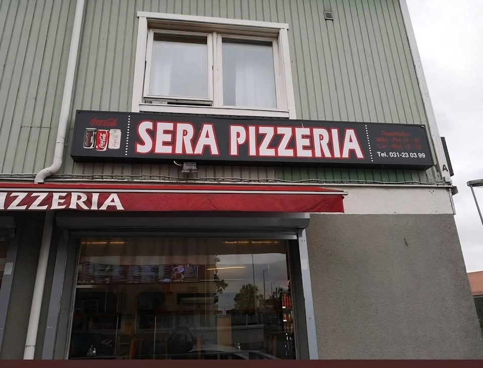 Pizza på Sera pizzeria.