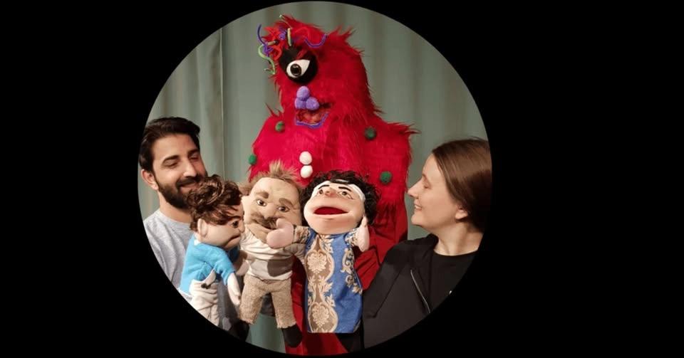 Sagostund och dockteater på arabiska och svenska