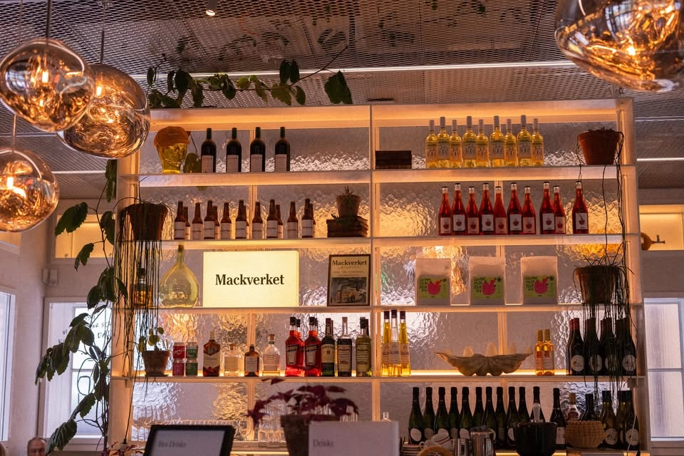 Vi bjuder in till fest!