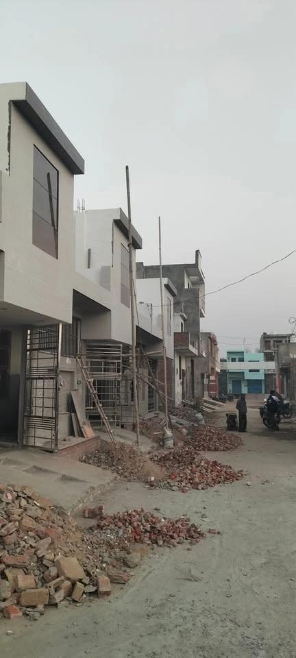 Raju agra property