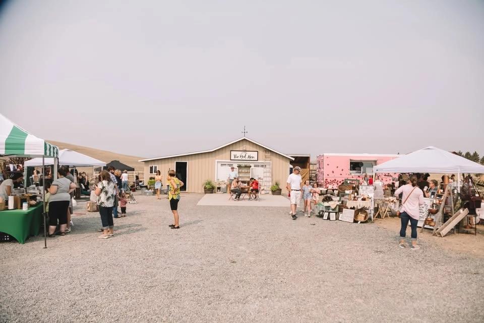 The Red Hen Market
