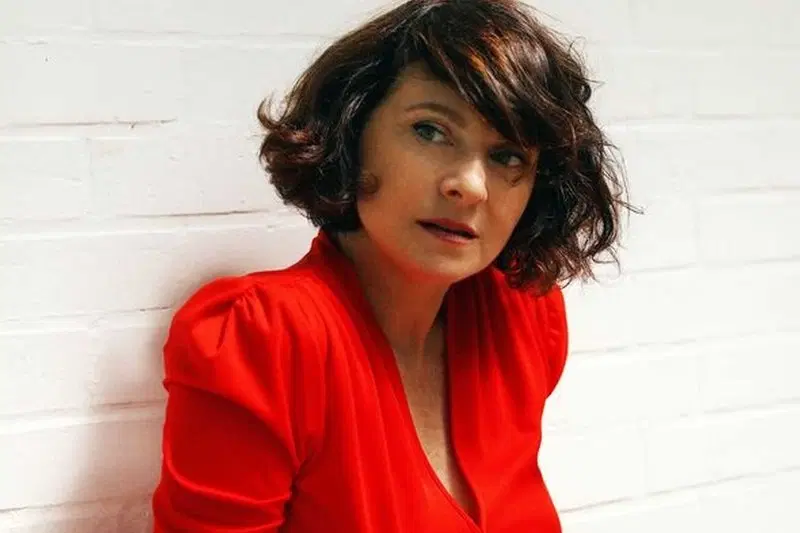 Mélanie Pain of Nouvelle Vague + support: 3:RMA