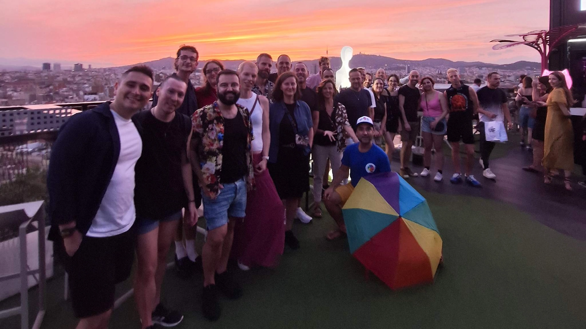 Queer 🏳️🌈 Pub 🍻 Crawl 🚶♀️ with Panoramic 🌆 Sunset 🌅 Correbares🥂 LGBT+🌈