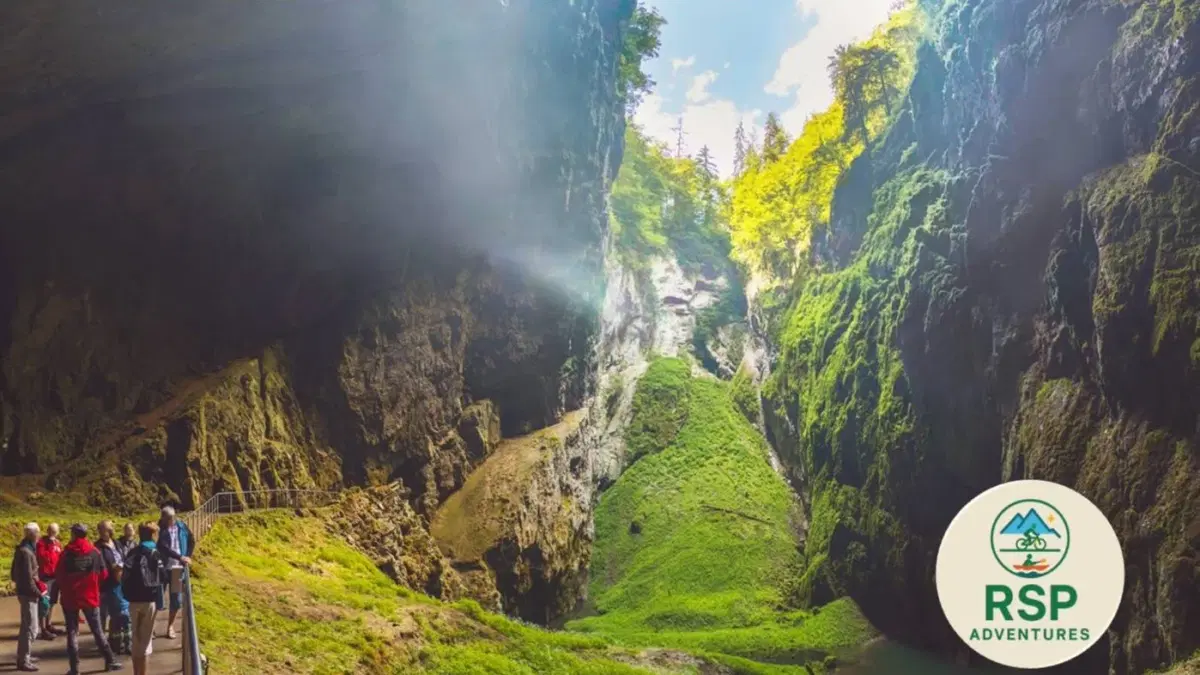 Hidden Wonders : Exploring Punkevní Jeskyně