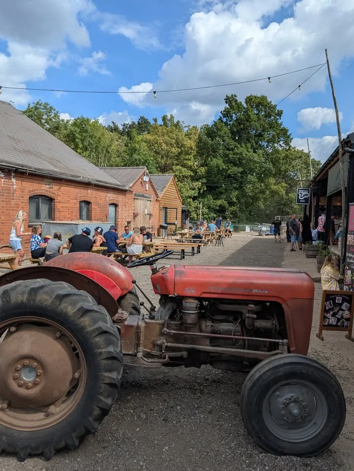 Farm Pub - Easter Sunday (free entry & live music)đđźđđ„