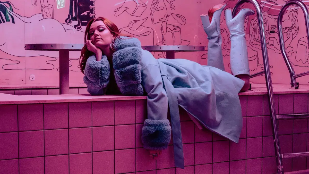 Kirsty Armstrong - For The Girls