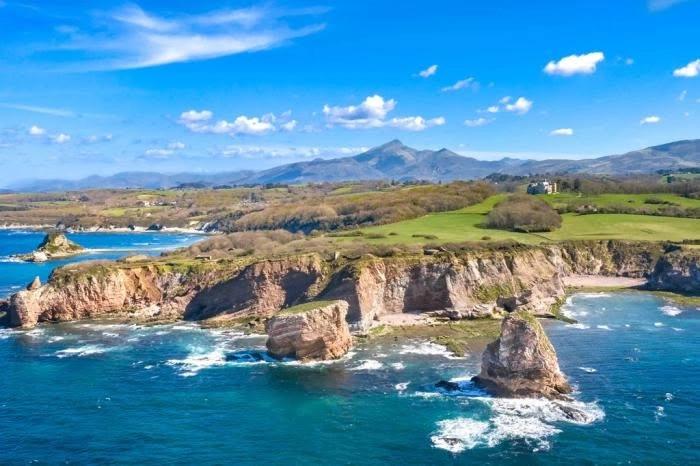 A la découverte du domaine d'Abbadia, Espace Naturel Sensible à Hendaye: une terre sur l'océan.