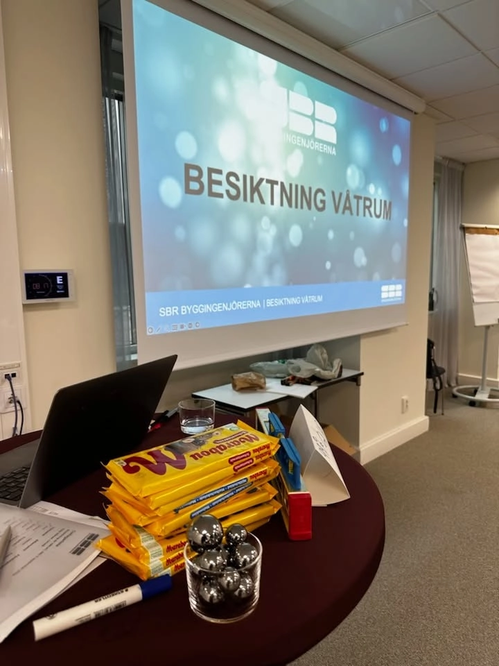 Diplomerad inom besiktning av våtrum