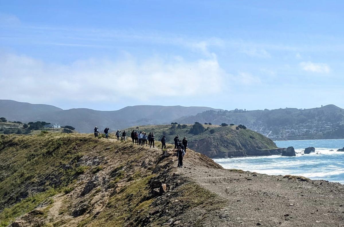 ๐Green Exercise ๐Ocean Hike ๐ฅพBeautiful Mori Point๐ทSocial Dinner ๐ฝ๏ธ