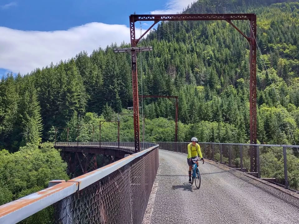 Seattle Summit To Sound - Cascade Mountains through Greater Seattle to Puget Sound