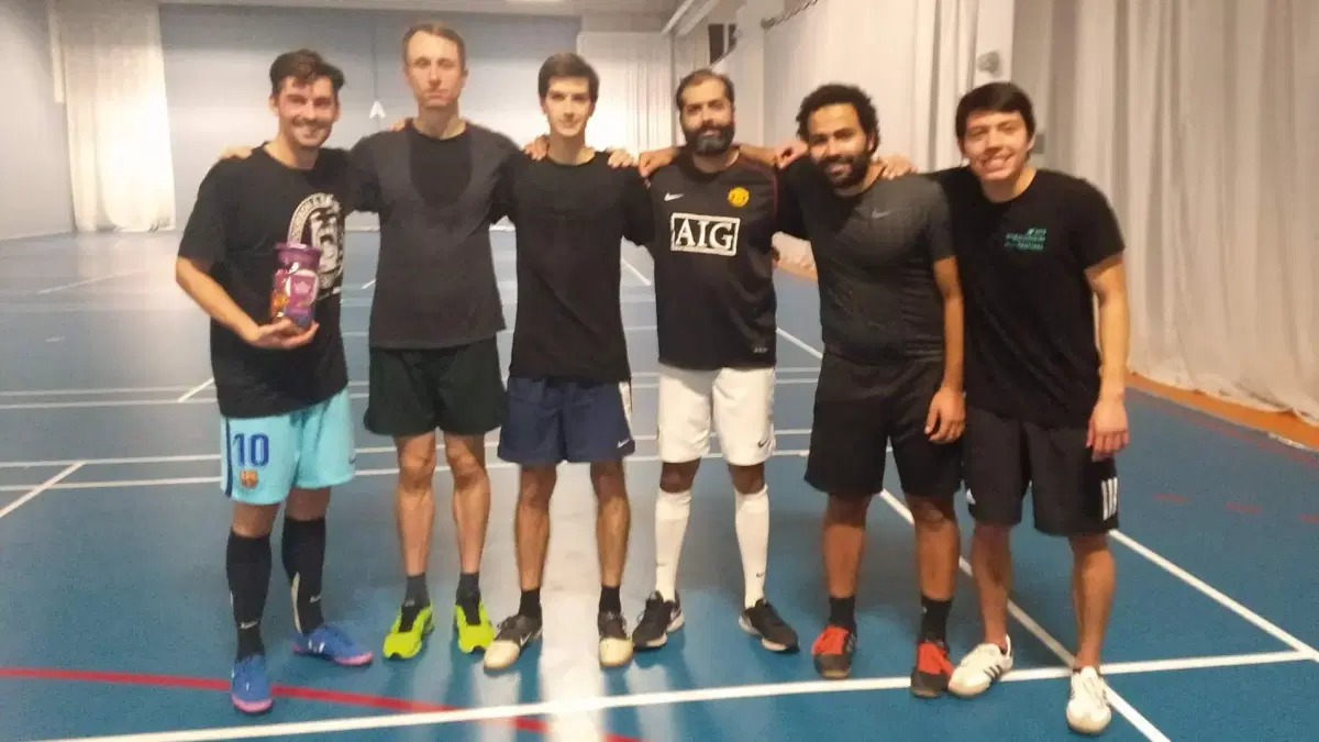 Outdoor 8v8 Football @ Holmens idrætsanlæg - 10 kr - booked pitch