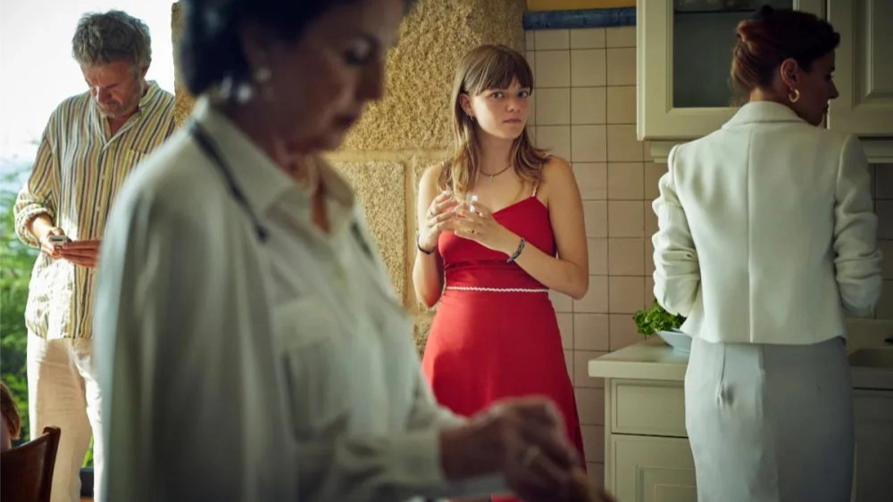 Expat Cinema: Meet-up | ROMERÍA with English subs & network drinks