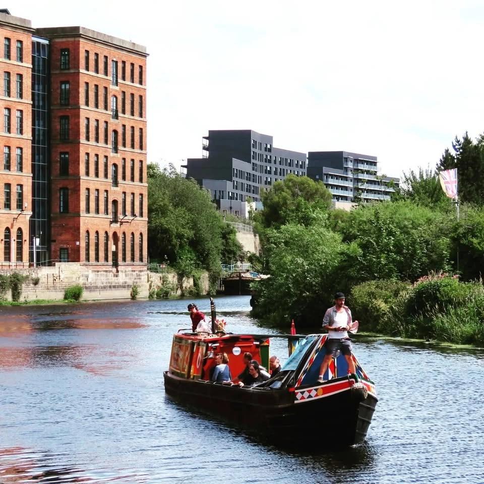90min Boat trips Leeds City Centre - Bank Holiday Weekend