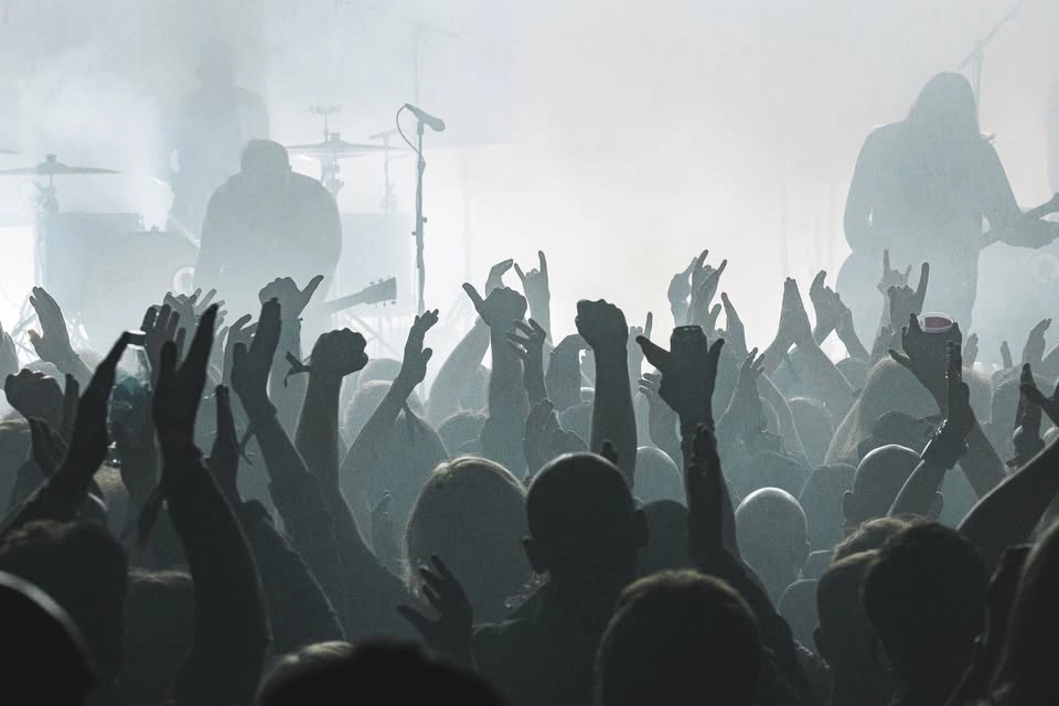 A COLOSSAL WEEKEND 2027