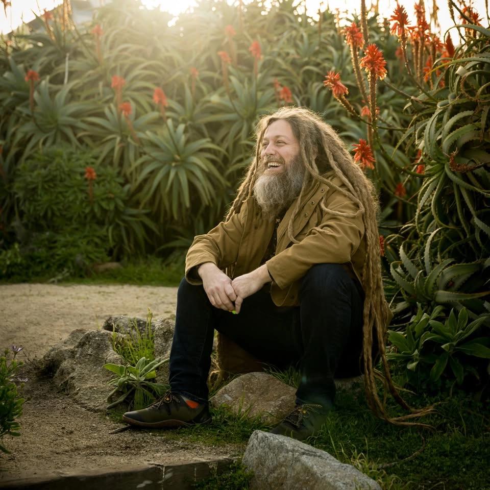 MIKE LOVE (Solo) with Ethan Tucker