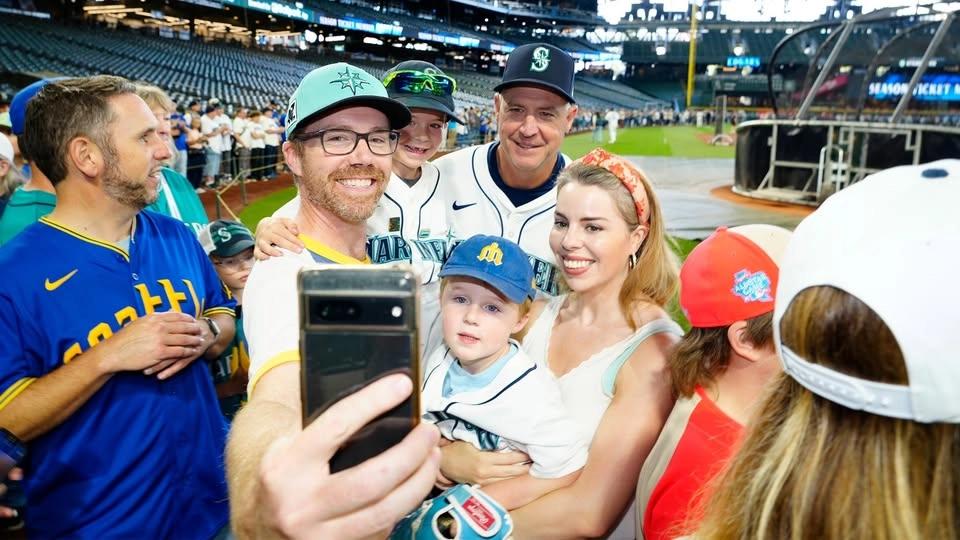 Seattle Mariners Legends Photo Day - Vip Experience