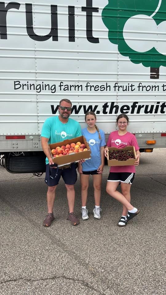 Hutto TX 🍑Georgia Peaches & Dark Cherries Truckload Sale🍒