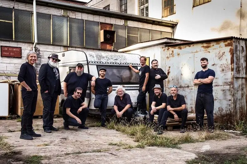 Ukulele Orchestra jako Brno