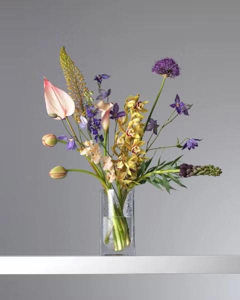 Flower Bouquet Workshop + Snacks & Drinks 12.08
