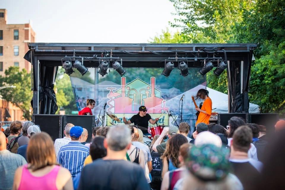 Ravenswood On Tap Craft Beer & Music Fest