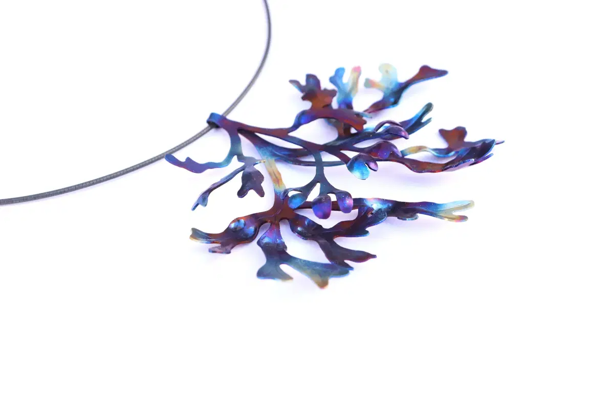 By the sea – smyckeskonst och objekt inspirerade av skärgård