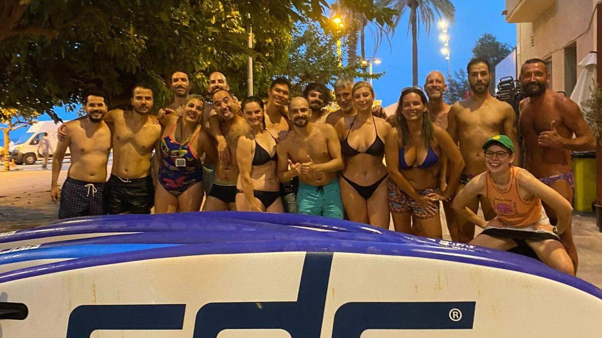 🌅 Sunset Paddle Surf & Dinner🍴
🏄♀️ Paddle Surf al Atardecer y Cena🥂