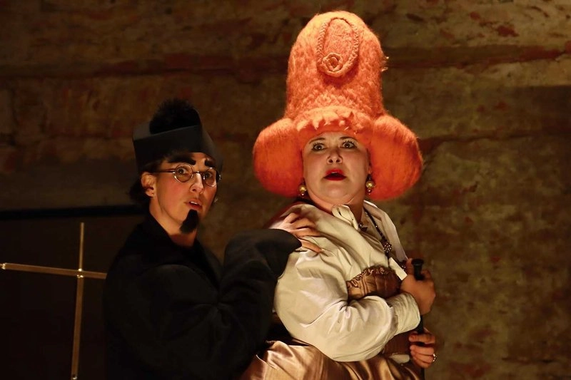 Rezavá Anna aneb Zač je toho kost!