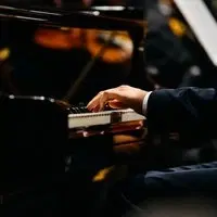 Mozart and Moonlight by Candlelight