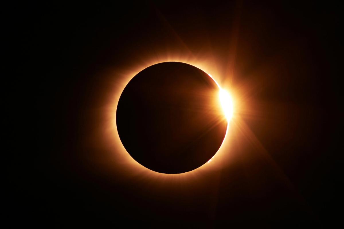 đ Solar Eclipse Gathering | Community Only | Parc de Belleville