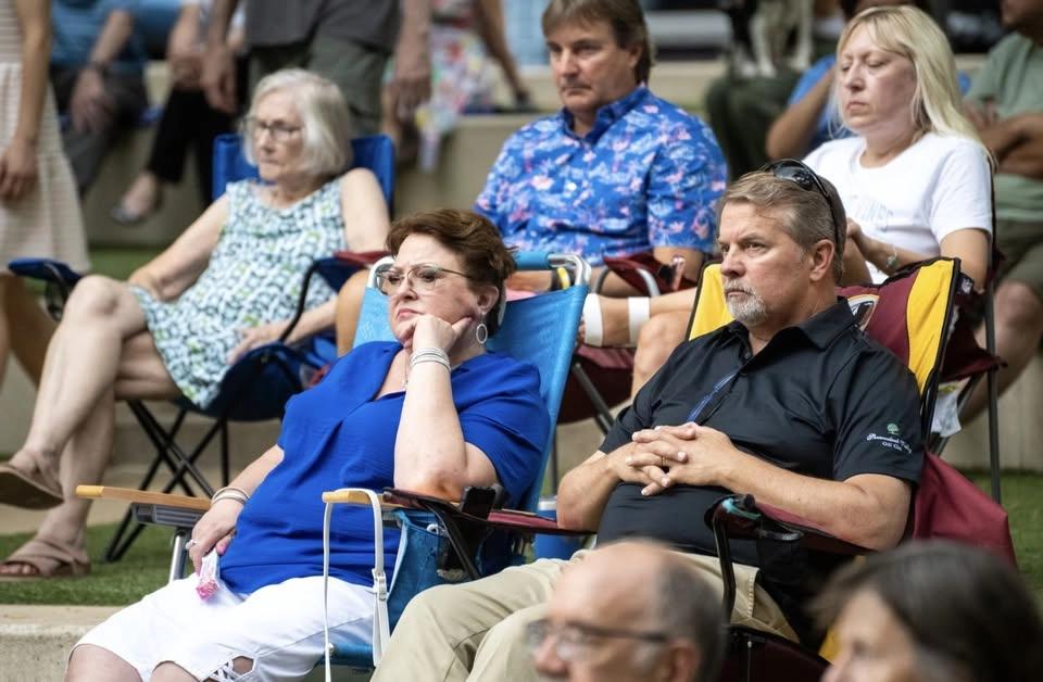 Sunday Art in the Park with Shenandoah Conservatory: Two Bass Hit
