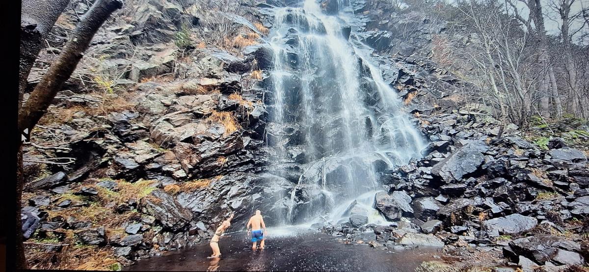 37 Meters High Waterfall & Lake Walk