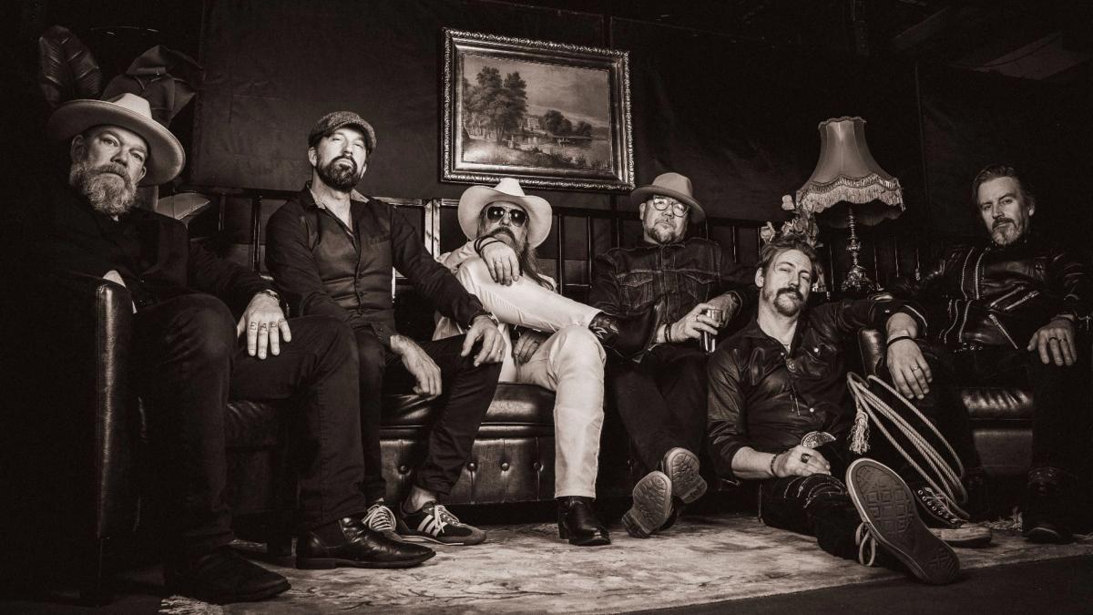 Musteriet Live: A.K & the Brotherhood