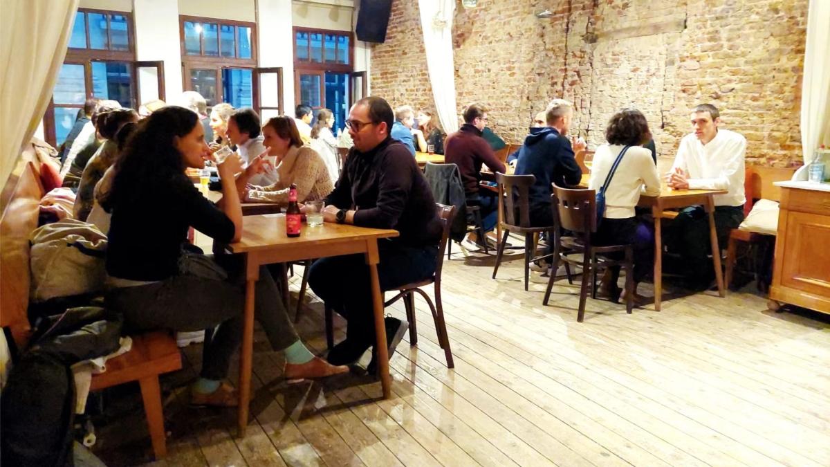 Meet New Friends in Brussels | Beyond Small Talk | Fast Friends (25–45)