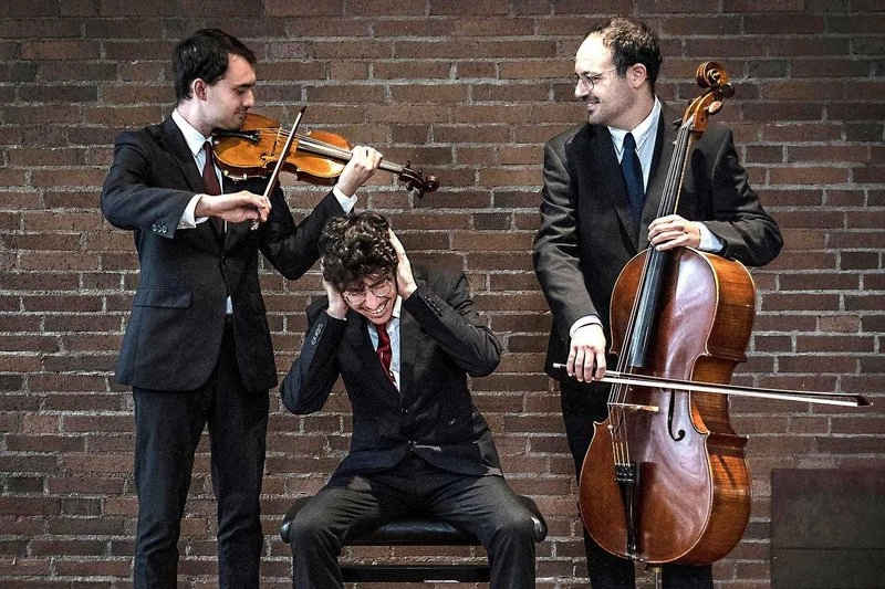 Pas de trois: Trio Delyria