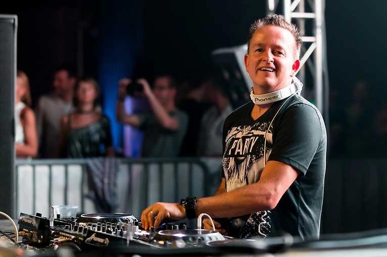 DJ SASH!