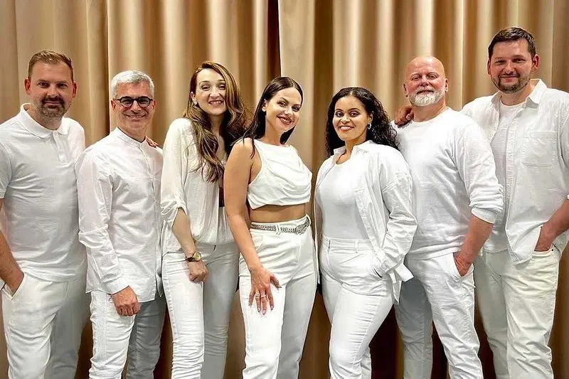 Fragile & Peter Lipa