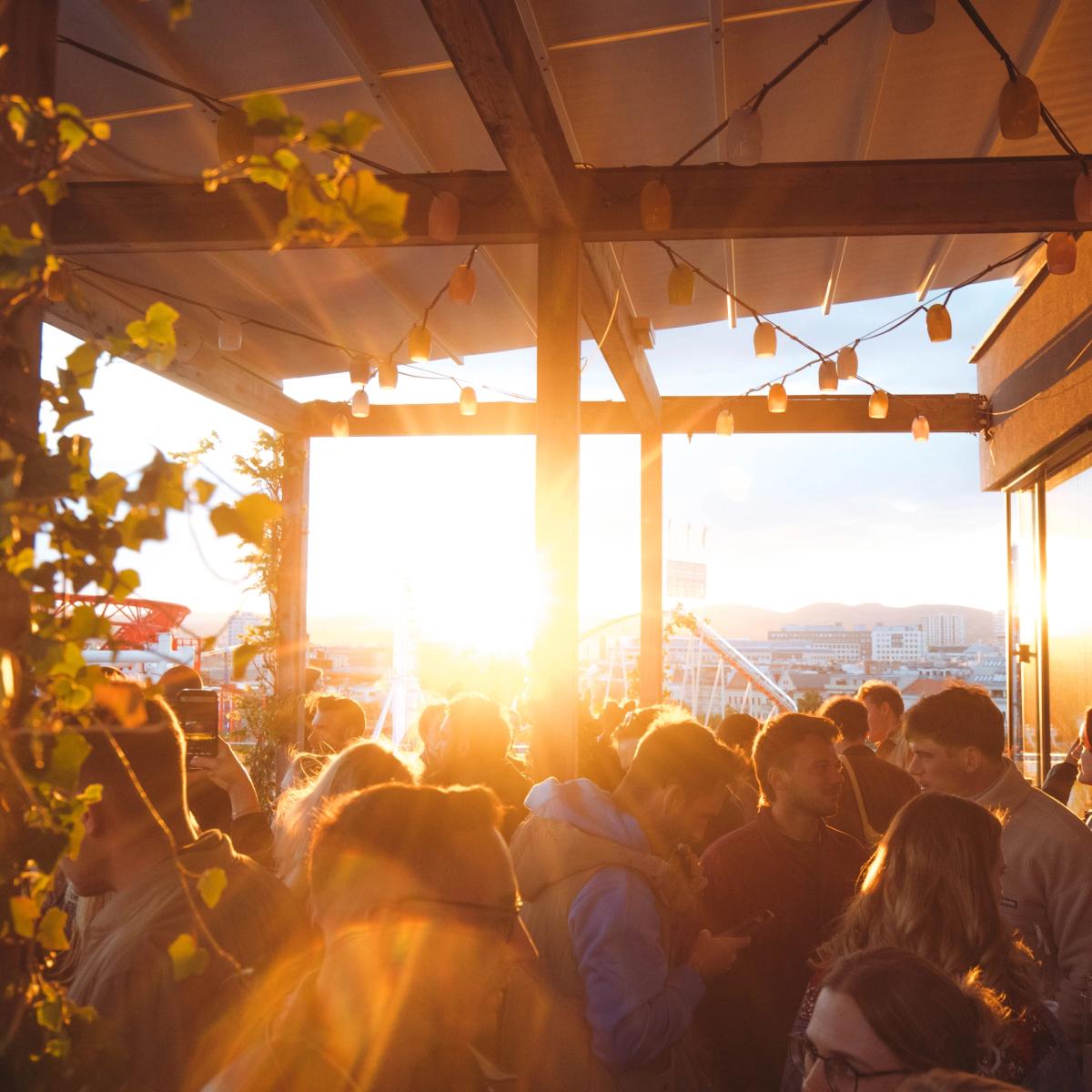 Zoku Weekend Warm-Up: Sing-Along & Acoustic by Danny Chicago