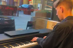 Večer s klavírom: Tadeáš Kašiak