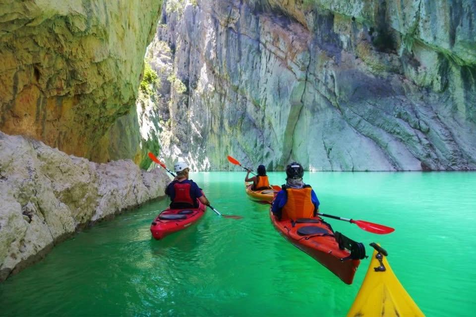 KAYAK MONT-REBEI VUELTA EN BARCO Y CASCADA +GORGS DE LA SERRA