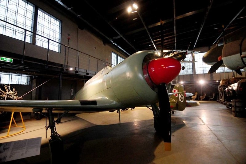 Wings and People of the 20th Century