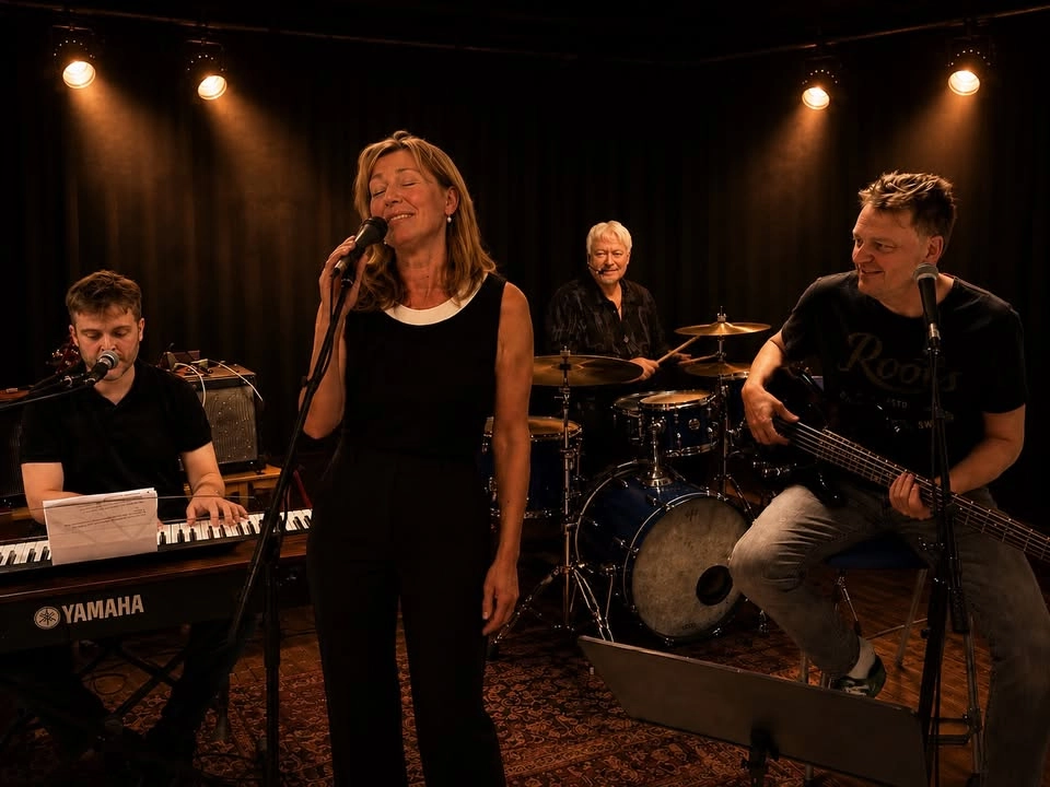 Easy Street spelar på Gröna Dalen🎶
