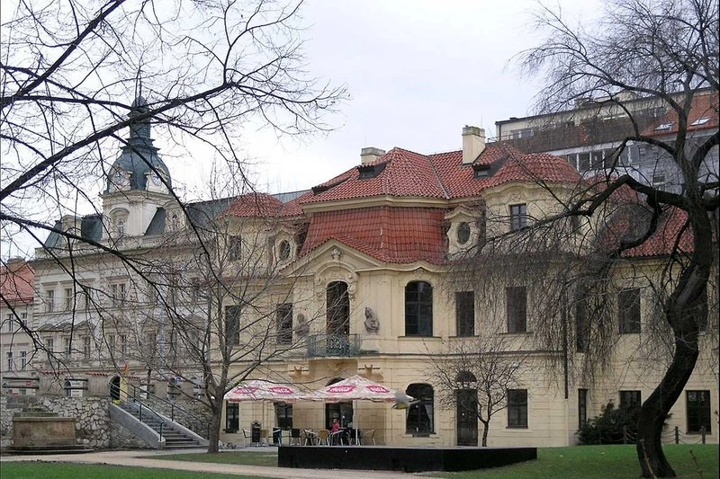 Smíchovem po stopách zahrad a letohrádků